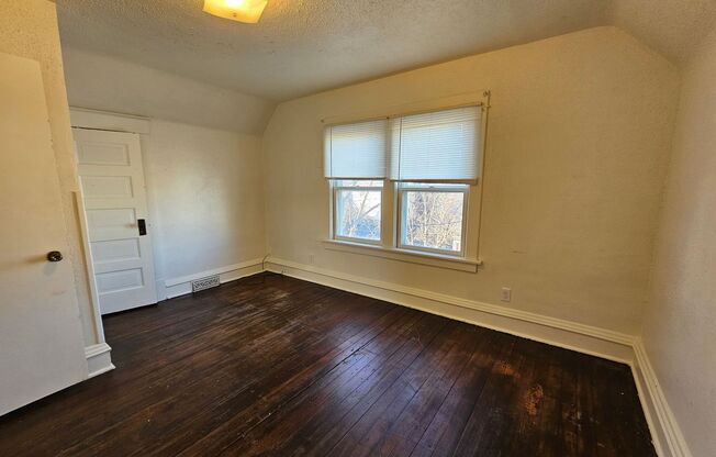 2 beds, 1 bath, $1,000