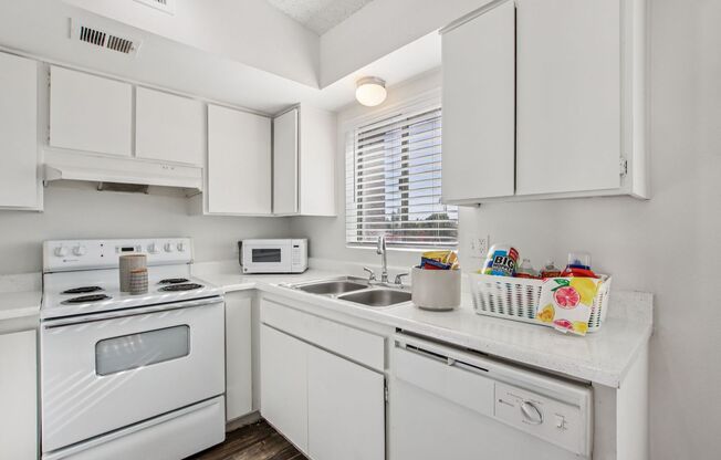 2 beds, 2 baths, 952 sqft, $1,225, Unit 138