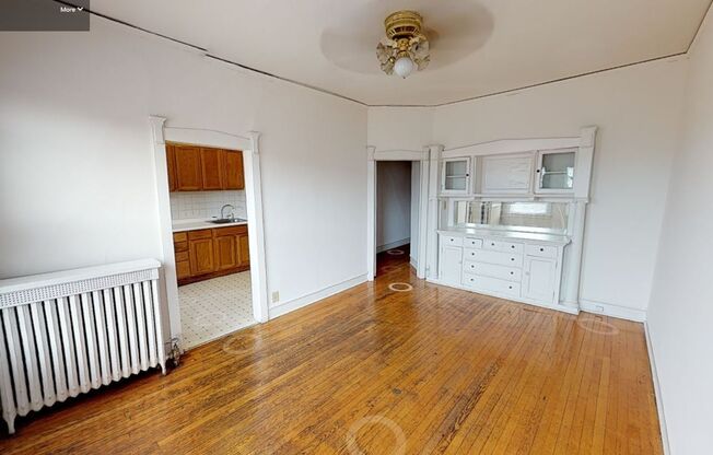 3 beds, 1 bath, 1,400 sqft, $1,910, Unit 2511 09