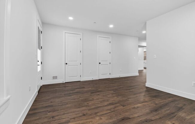 Spacious New Build in Quiet Silver Spring - Available Now
