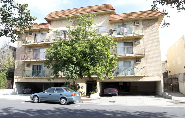 816 Westmount Drive LP