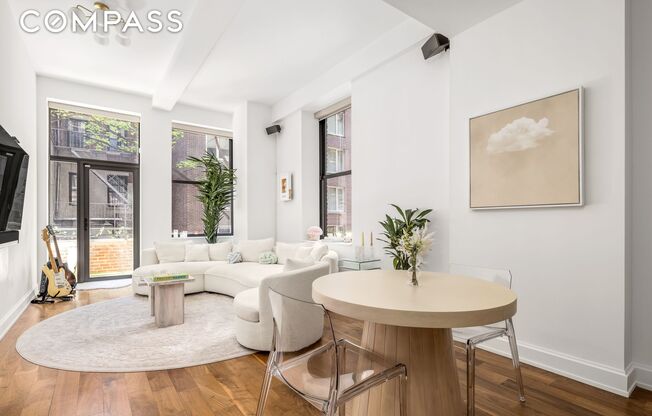 140 W 22 ST