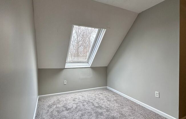 2 beds, 2 baths, 1,350 sqft, $1,525, Unit 26