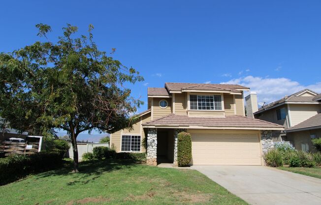 Beautiful 2-Story 4-Bedroom Home in Redlands!