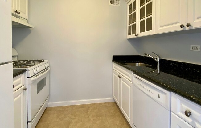 1 bed, 1 bath, $4,695, Unit 8J