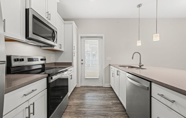 2 beds, 2 baths, 1,205 sqft, $2,295, Unit 1555