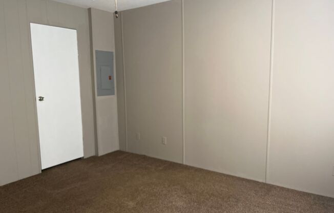 2 beds, 1 bath, $1,075, Unit UNIT A