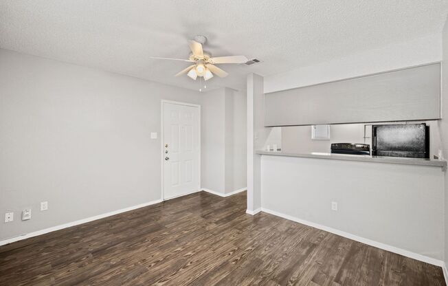 Studio, 1 bath, 500 sqft, $795, Unit 106