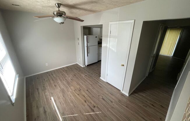 2 beds, 1.5 baths, 1,100 sqft, $895