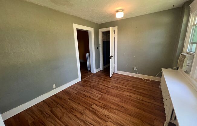 1 bed, 1 bath, $650, Unit 1692