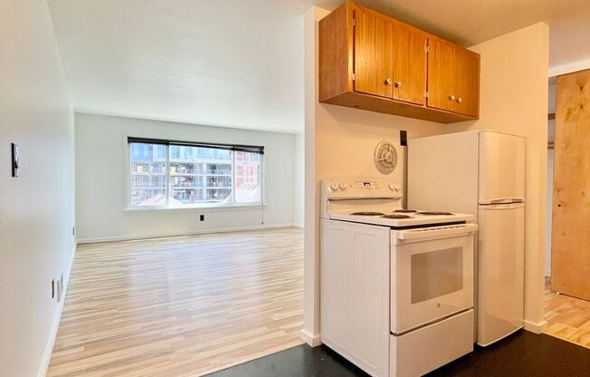 Studio, 1 bath, 464 sqft, $1,295