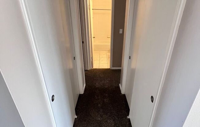 2 beds, 1 bath, 948 sqft, $1,199, Unit 119