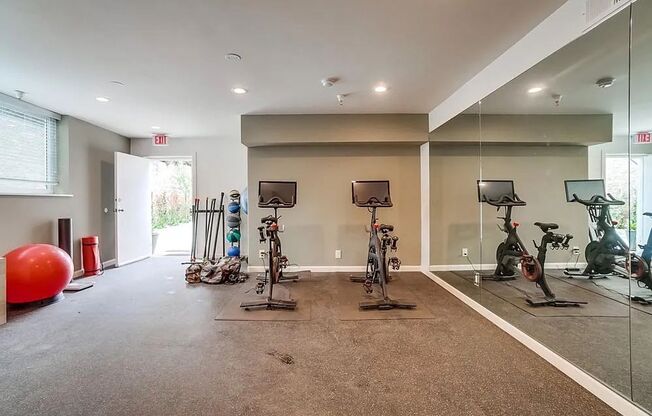 821 N. Austin Ave