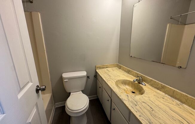 1 bed, 1 bath, 560 sqft, $665, Unit D25