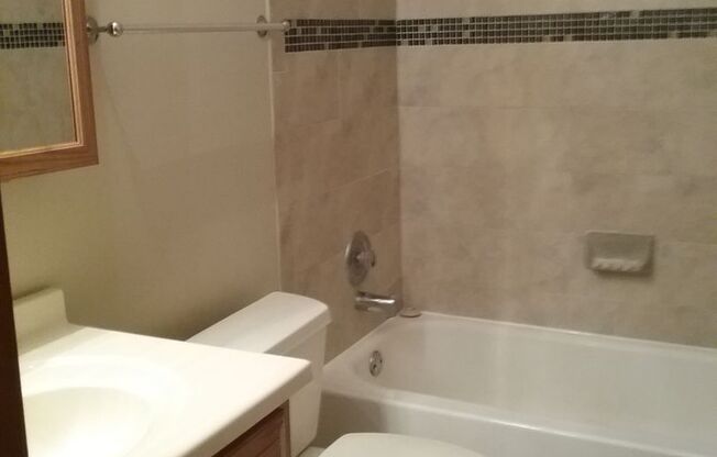 2 beds, 1 bath, $1,325