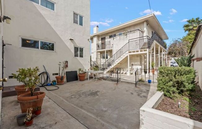 3934 3 AVE