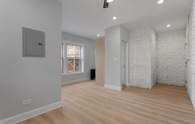 Studio, 1 bath, 326 sqft, $1,465, Unit 1631-1J