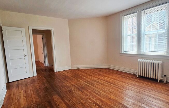 2 beds, 1 bath, 1,100 sqft, $1,725, Unit F1