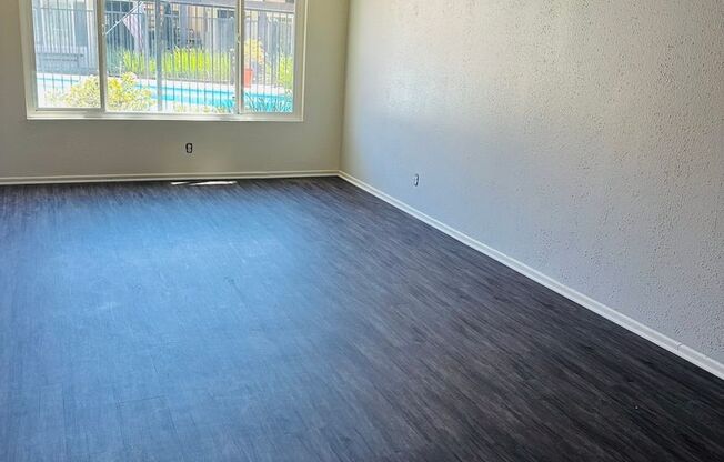 111 Tustin Plaza Apartments