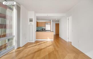 310 W 52 ST