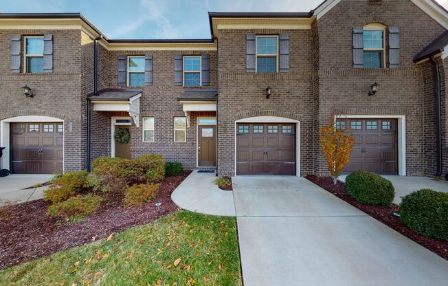 Beautiful Murfreesboro Townhome in EXCELLENT location!