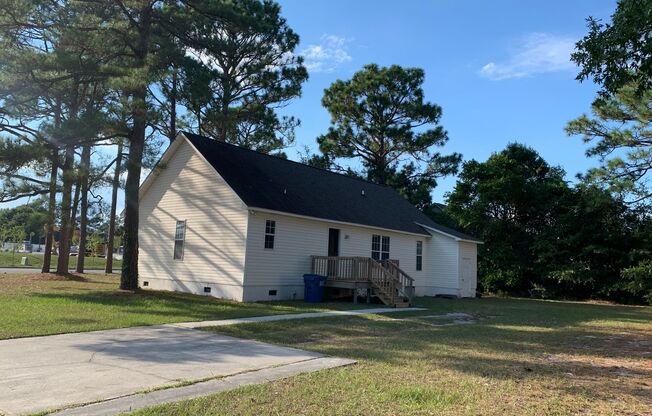 Cute 3 Bedroom 2 Bath House on Wallington Available Now