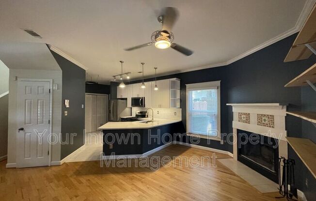 2 beds, 2.5 baths, 1,292 sqft, $2,700