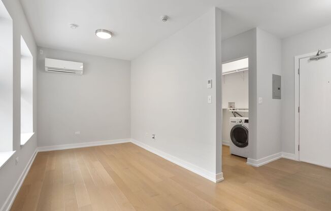 Studio, 1 bath, 245 sqft, $1,475, Unit 401