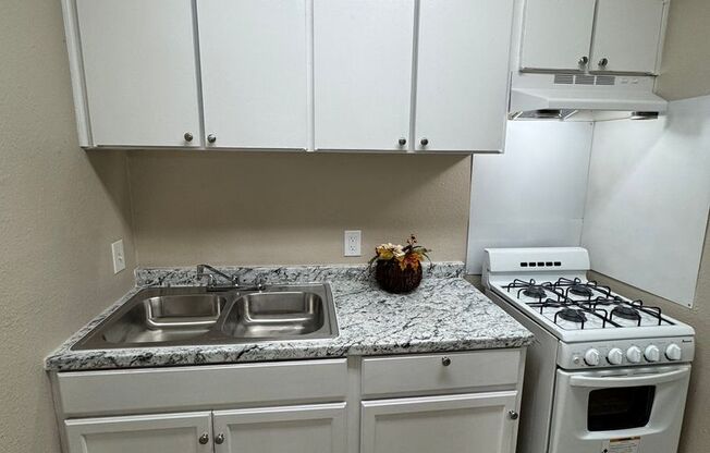 Studio, 1 bath, 325 sqft, $1,000, Unit 134A
