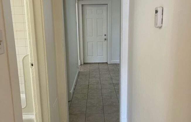 2 beds, 1 bath, $1,700, Unit 2S