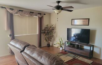 3 beds, 2 baths, $1,600