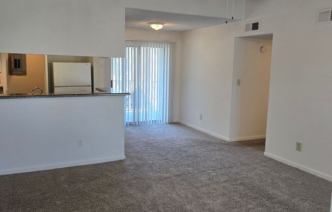 1 bed, 1 bath, 696 sqft, $815, Unit PG 2236