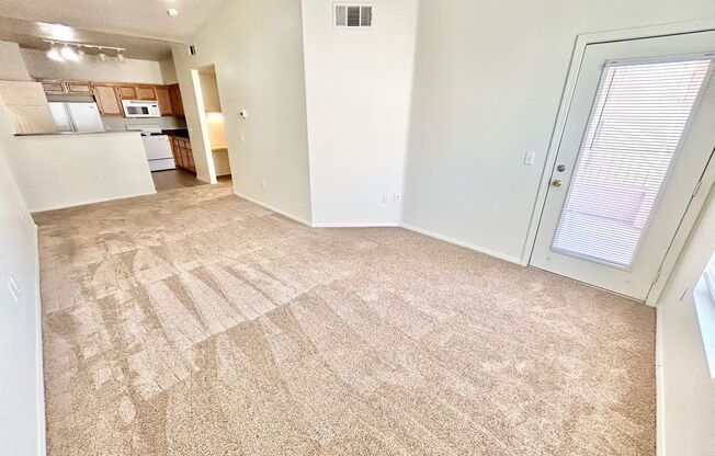 BEAUTIFUL 1 BEDROOM, 1 BATHROOM CONDO LOCATED IN A GATED COMMUNITY!