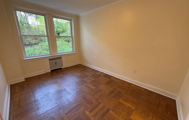 1 bed, 1 bath, 768 sqft, $1,450, Unit Royal York 312