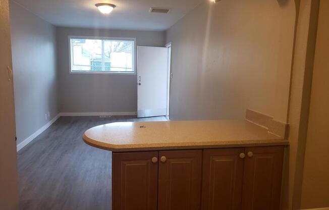 2 beds, 1 bath, 1,100 sqft, $1,475