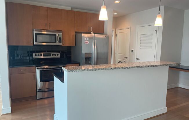 1 bed, 1 bath, $1,995
