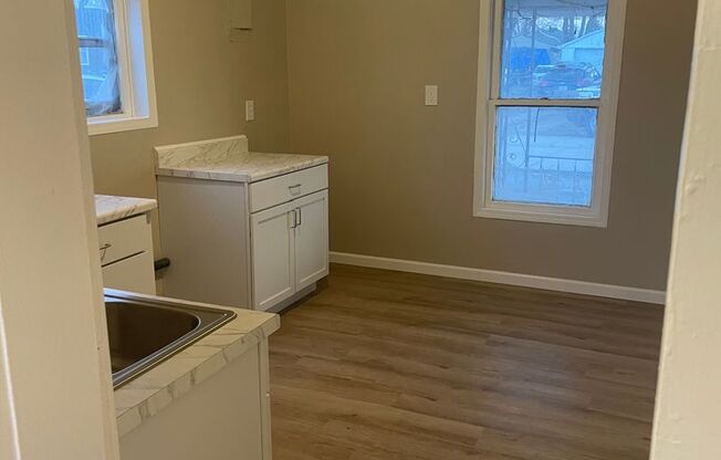 2 beds, 1 bath, $875