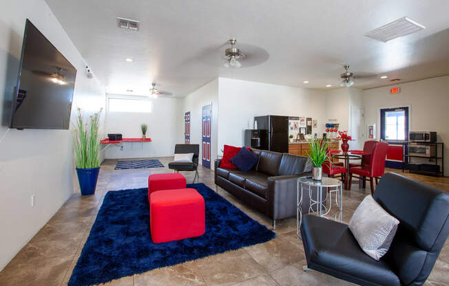 Lounge Area at University Manor Apartments in Tucson Arizona