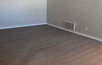 2 beds, 2 baths, 925 sqft, $1,100, Unit 213