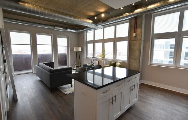 1 bed, 1 bath, 642 sqft, $3,150, Unit 3833-701