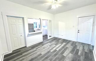 Studio, 1 bath, 600 sqft, $1,795, Unit 4