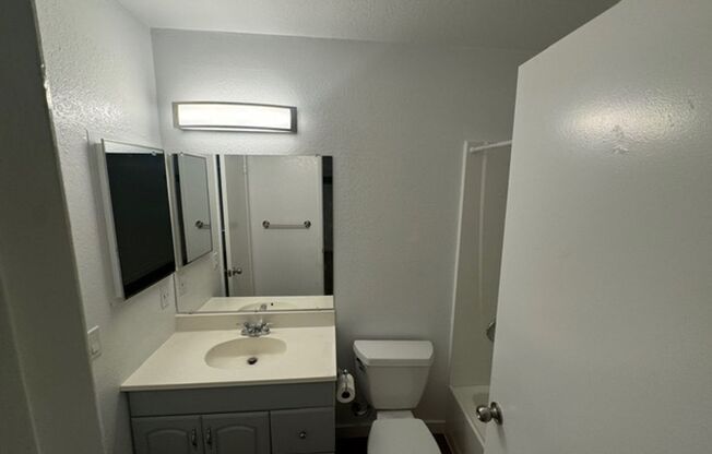 2 beds, 1 bath, $2,700