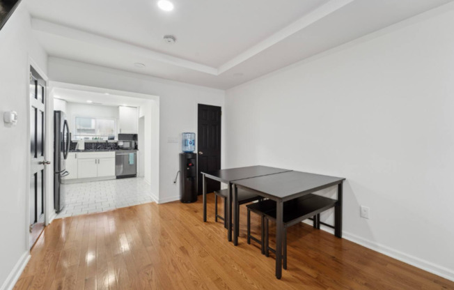 Newly Renovated Townhome in South Philadelphia! Available NOW!