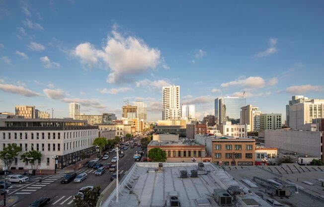 Studio, 1 bath, 600 sqft, $1,975, Unit 214