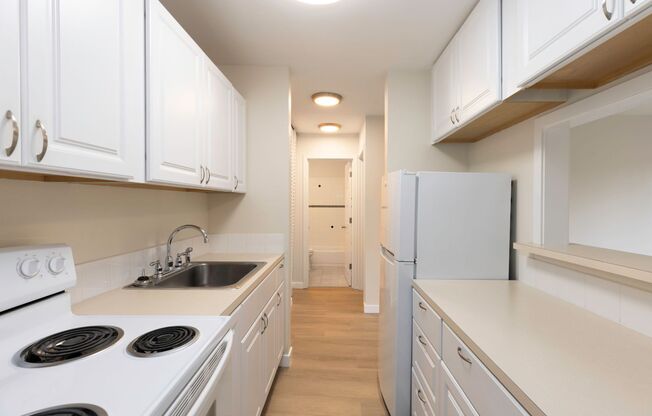 1 bed, 1 bath, 590 sqft, $1,695, Unit 201