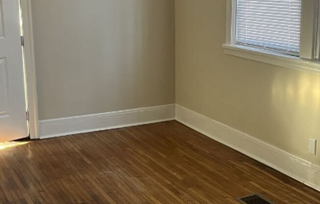 1 bed, 1 bath, $895, Unit 2