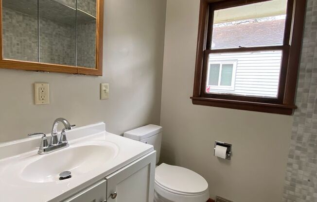 3 beds, 1 bath, $1,195