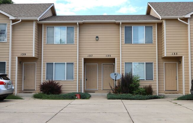 133 W 47TH PL