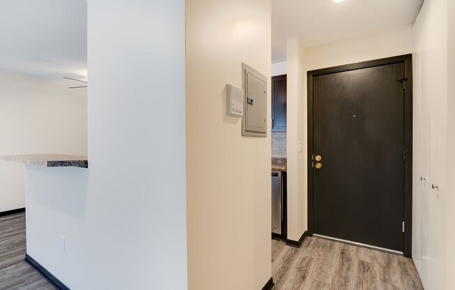 1 bed, 1 bath, 750 sqft, $1,200, Unit 7700-213