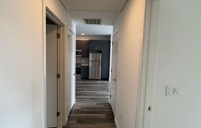 2 beds, 2 baths, $1,595, Unit 401
